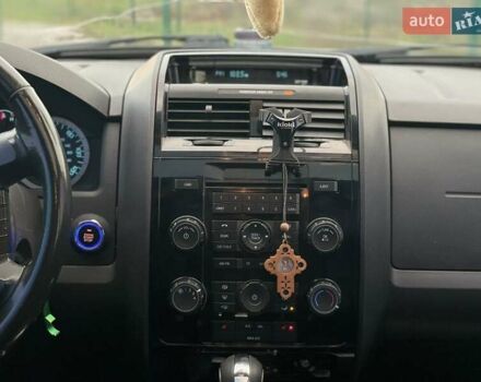 Серый Форд Эскейп, объемом двигателя 3 л и пробегом 208 тыс. км за 8700 $, фото 17 на Automoto.ua