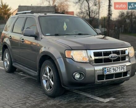 Серый Форд Эскейп, объемом двигателя 3 л и пробегом 208 тыс. км за 8700 $, фото 6 на Automoto.ua