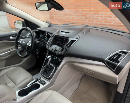 Серый Форд Эскейп, объемом двигателя 2 л и пробегом 145 тыс. км за 9500 $, фото 13 на Automoto.ua