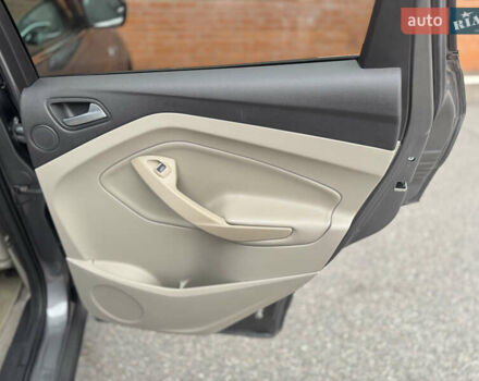 Серый Форд Эскейп, объемом двигателя 2 л и пробегом 145 тыс. км за 9500 $, фото 16 на Automoto.ua