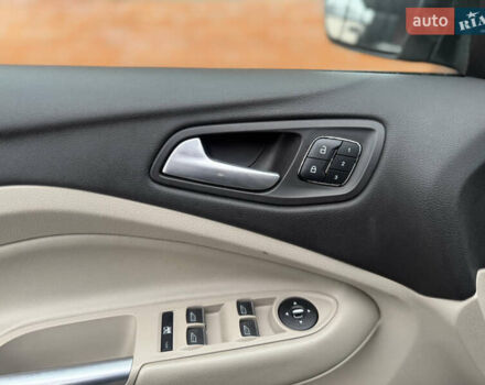 Серый Форд Эскейп, объемом двигателя 2 л и пробегом 145 тыс. км за 9500 $, фото 6 на Automoto.ua