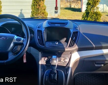 Серый Форд Эскейп, объемом двигателя 2 л и пробегом 300 тыс. км за 10000 $, фото 5 на Automoto.ua