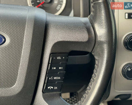 Серый Форд Эскейп, объемом двигателя 3 л и пробегом 150 тыс. км за 11800 $, фото 35 на Automoto.ua