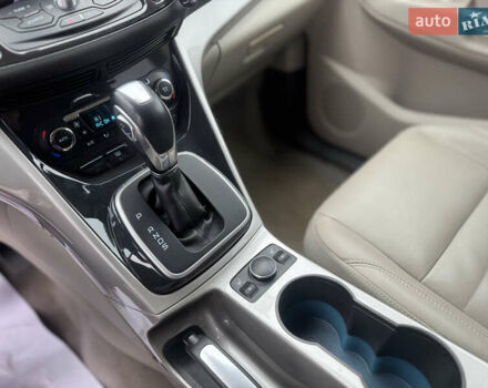 Серый Форд Эскейп, объемом двигателя 2 л и пробегом 145 тыс. км за 9500 $, фото 11 на Automoto.ua