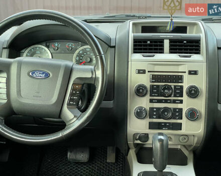 Серый Форд Эскейп, объемом двигателя 3 л и пробегом 150 тыс. км за 11800 $, фото 41 на Automoto.ua