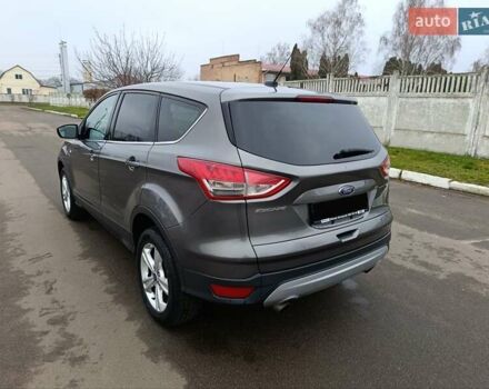 Сірий Форд Ескейп, об'ємом двигуна 1.6 л та пробігом 180 тис. км за 9500 $, фото 4 на Automoto.ua