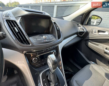 Серый Форд Эскейп, объемом двигателя 2 л и пробегом 185 тыс. км за 13099 $, фото 42 на Automoto.ua