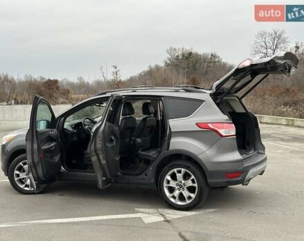 Серый Форд Эскейп, объемом двигателя 1.6 л и пробегом 170 тыс. км за 10000 $, фото 9 на Automoto.ua