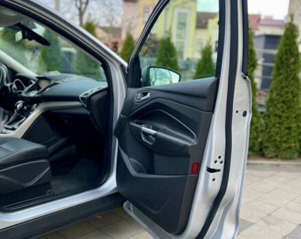 Серый Форд Эскейп, объемом двигателя 2 л и пробегом 149 тыс. км за 10699 $, фото 66 на Automoto.ua