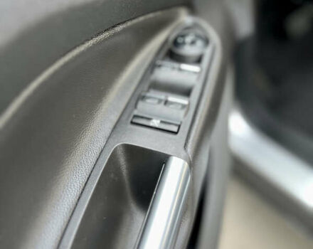 Серый Форд Эскейп, объемом двигателя 2 л и пробегом 149 тыс. км за 10699 $, фото 57 на Automoto.ua