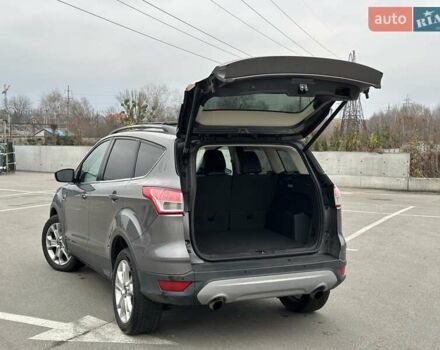 Серый Форд Эскейп, объемом двигателя 1.6 л и пробегом 170 тыс. км за 10000 $, фото 3 на Automoto.ua
