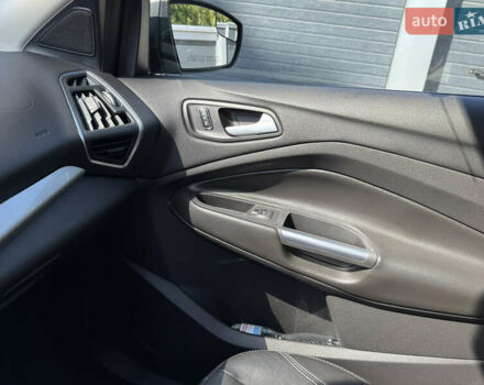 Серый Форд Эскейп, объемом двигателя 2 л и пробегом 185 тыс. км за 13099 $, фото 43 на Automoto.ua