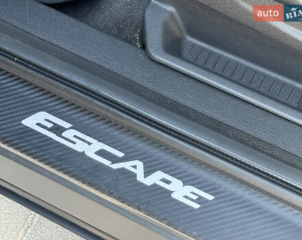 Серый Форд Эскейп, объемом двигателя 2 л и пробегом 185 тыс. км за 13099 $, фото 45 на Automoto.ua