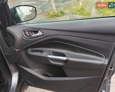 Сірий Форд Ескейп, об'ємом двигуна 1.6 л та пробігом 269 тис. км за 8200 $, фото 3 на Automoto.ua