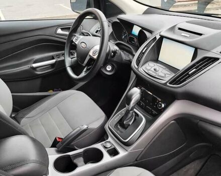 Серый Форд Эскейп, объемом двигателя 1.6 л и пробегом 140 тыс. км за 10200 $, фото 9 на Automoto.ua