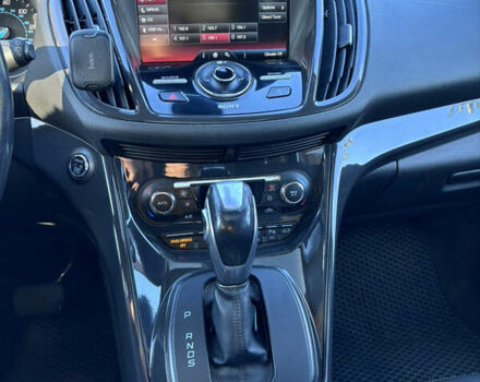 Серый Форд Эскейп, объемом двигателя 1.6 л и пробегом 208 тыс. км за 10950 $, фото 17 на Automoto.ua