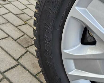 Сірий Форд Ескейп, об'ємом двигуна 2.5 л та пробігом 173 тис. км за 12500 $, фото 7 на Automoto.ua