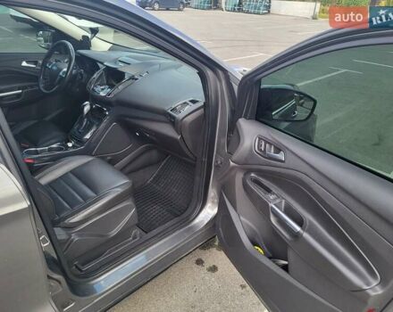 Сірий Форд Ескейп, об'ємом двигуна 2 л та пробігом 120 тис. км за 11000 $, фото 4 на Automoto.ua