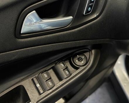 Серый Форд Эскейп, объемом двигателя 1.6 л и пробегом 230 тыс. км за 11700 $, фото 17 на Automoto.ua