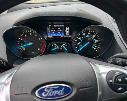 Серый Форд Эскейп, объемом двигателя 1.6 л и пробегом 252 тыс. км за 10500 $, фото 14 на Automoto.ua