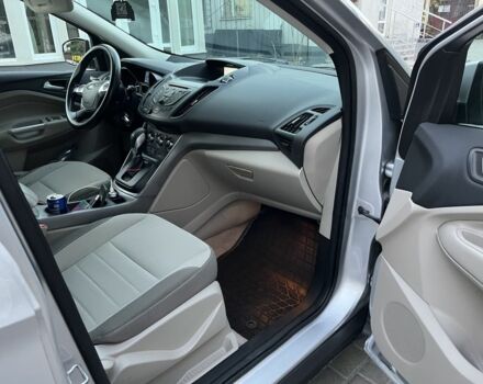 Серый Форд Эскейп, объемом двигателя 1.6 л и пробегом 202 тыс. км за 8880 $, фото 7 на Automoto.ua