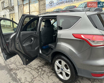 Серый Форд Эскейп, объемом двигателя 1.6 л и пробегом 252 тыс. км за 10500 $, фото 9 на Automoto.ua