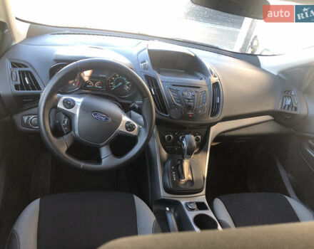 Сірий Форд Ескейп, об'ємом двигуна 2 л та пробігом 220 тис. км за 10600 $, фото 5 на Automoto.ua