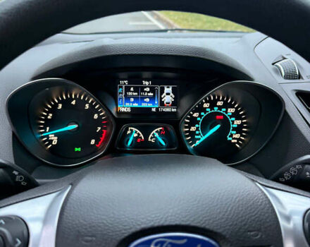 Серый Форд Эскейп, объемом двигателя 2 л и пробегом 174 тыс. км за 11000 $, фото 3 на Automoto.ua