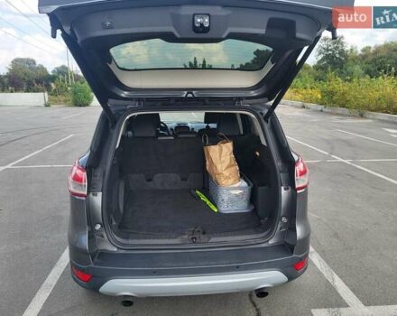 Сірий Форд Ескейп, об'ємом двигуна 2 л та пробігом 120 тис. км за 11000 $, фото 3 на Automoto.ua