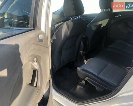 Сірий Форд Ескейп, об'ємом двигуна 2 л та пробігом 220 тис. км за 10600 $, фото 4 на Automoto.ua