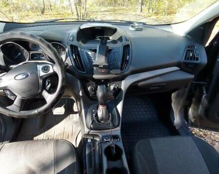 Серый Форд Эскейп, объемом двигателя 2.5 л и пробегом 250 тыс. км за 10900 $, фото 2 на Automoto.ua