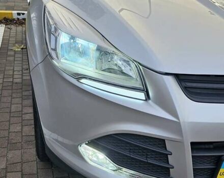 Сірий Форд Ескейп, об'ємом двигуна 2.5 л та пробігом 173 тис. км за 12500 $, фото 2 на Automoto.ua