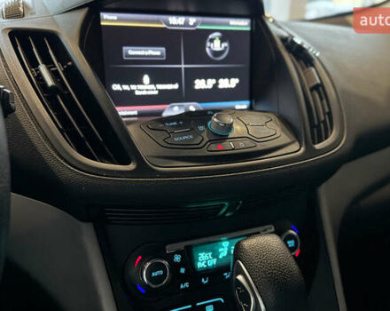 Сірий Форд Ескейп, об'ємом двигуна 1.6 л та пробігом 230 тис. км за 11700 $, фото 13 на Automoto.ua