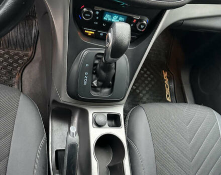 Серый Форд Эскейп, объемом двигателя 1.6 л и пробегом 252 тыс. км за 10500 $, фото 17 на Automoto.ua