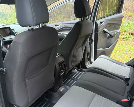 Серый Форд Эскейп, объемом двигателя 2 л и пробегом 174 тыс. км за 11000 $, фото 9 на Automoto.ua