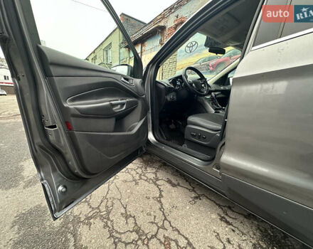 Серый Форд Эскейп, объемом двигателя 1.6 л и пробегом 252 тыс. км за 10500 $, фото 8 на Automoto.ua