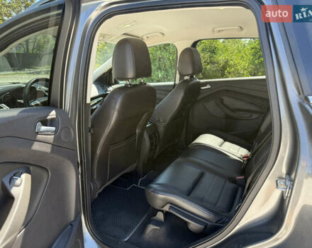 Серый Форд Эскейп, объемом двигателя 2 л и пробегом 133 тыс. км за 13800 $, фото 10 на Automoto.ua