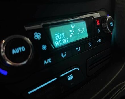 Серый Форд Эскейп, объемом двигателя 1.6 л и пробегом 230 тыс. км за 11700 $, фото 15 на Automoto.ua