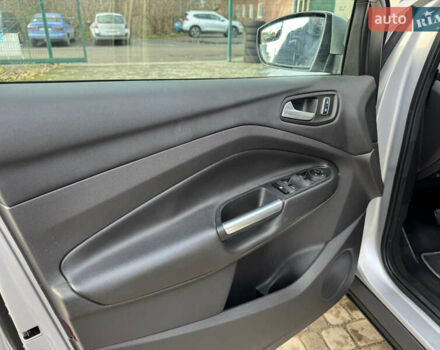 Серый Форд Эскейп, объемом двигателя 1.6 л и пробегом 124 тыс. км за 8900 $, фото 15 на Automoto.ua