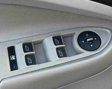 Серый Форд Эскейп, объемом двигателя 2 л и пробегом 134 тыс. км за 15500 $, фото 8 на Automoto.ua