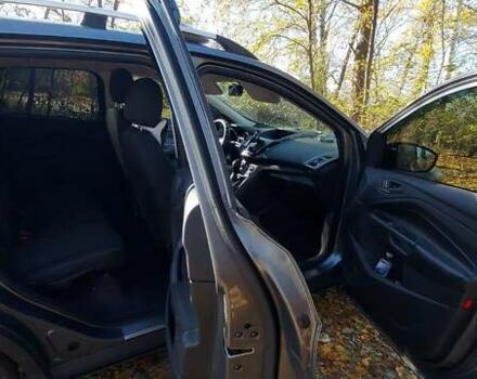 Серый Форд Эскейп, объемом двигателя 2.5 л и пробегом 250 тыс. км за 10900 $, фото 1 на Automoto.ua