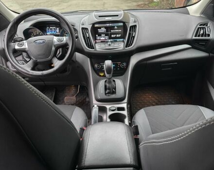 Серый Форд Эскейп, объемом двигателя 1.6 л и пробегом 252 тыс. км за 10500 $, фото 12 на Automoto.ua