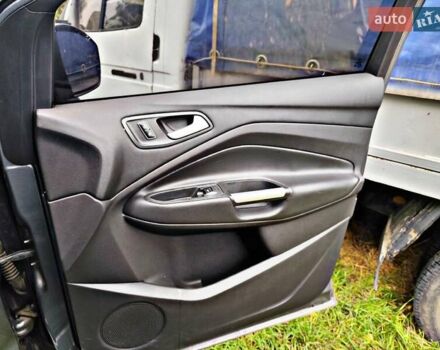Сірий Форд Ескейп, об'ємом двигуна 1.6 л та пробігом 221 тис. км за 12000 $, фото 3 на Automoto.ua