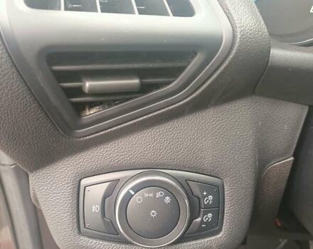 Серый Форд Эскейп, объемом двигателя 2 л и пробегом 169 тыс. км за 11500 $, фото 6 на Automoto.ua