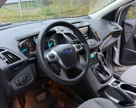 Серый Форд Эскейп, объемом двигателя 2 л и пробегом 174 тыс. км за 11000 $, фото 5 на Automoto.ua