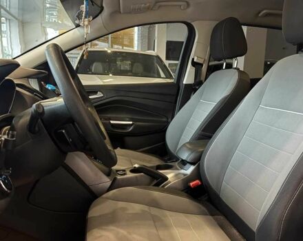 Серый Форд Эскейп, объемом двигателя 1.6 л и пробегом 230 тыс. км за 11700 $, фото 8 на Automoto.ua