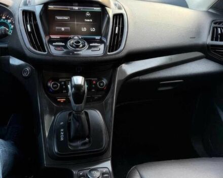 Серый Форд Эскейп, объемом двигателя 1.6 л и пробегом 77 тыс. км за 6000 $, фото 7 на Automoto.ua