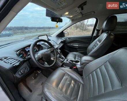 Серый Форд Эскейп, объемом двигателя 2.5 л и пробегом 184 тыс. км за 11500 $, фото 9 на Automoto.ua