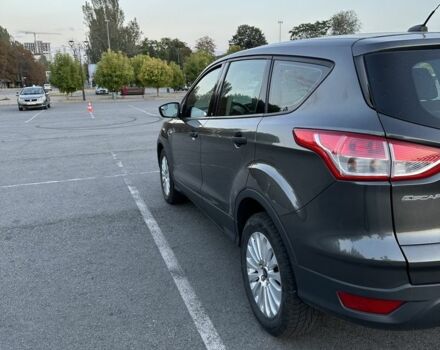 Серый Форд Эскейп, объемом двигателя 2.5 л и пробегом 100 тыс. км за 11000 $, фото 6 на Automoto.ua