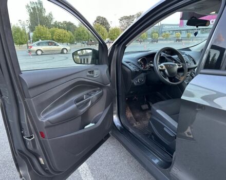 Серый Форд Эскейп, объемом двигателя 2.5 л и пробегом 100 тыс. км за 11000 $, фото 4 на Automoto.ua